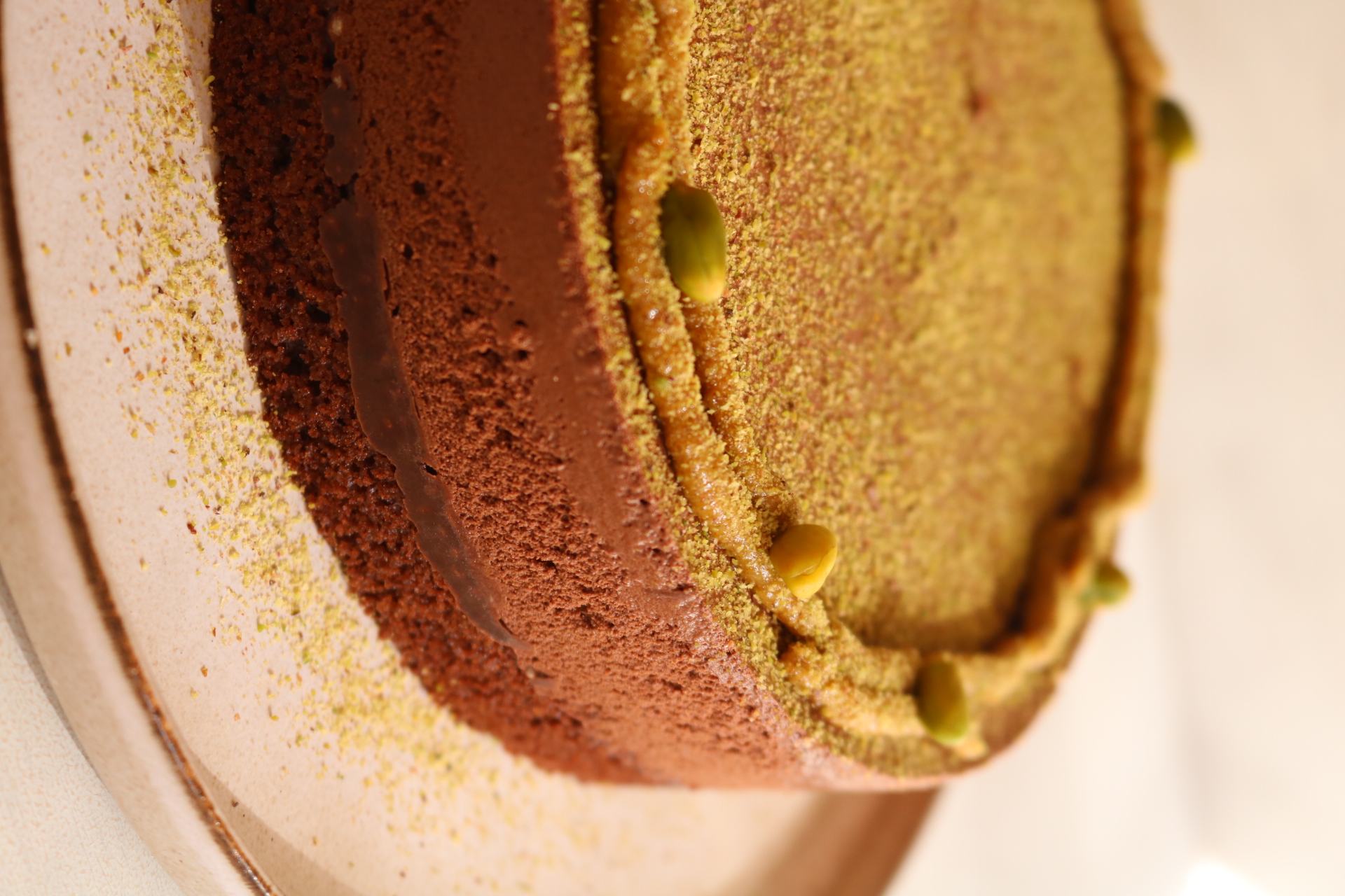 Receita do ebook Duo de Texturas Vol. 2 — Bolo Mousse de Pistache